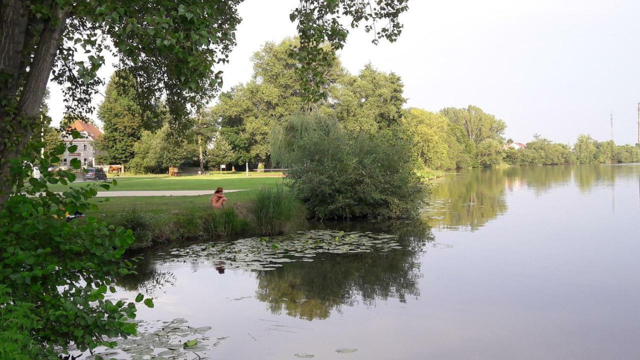 Pivovar Spitt Zahorany Pension Litoměřice Buitenkant foto