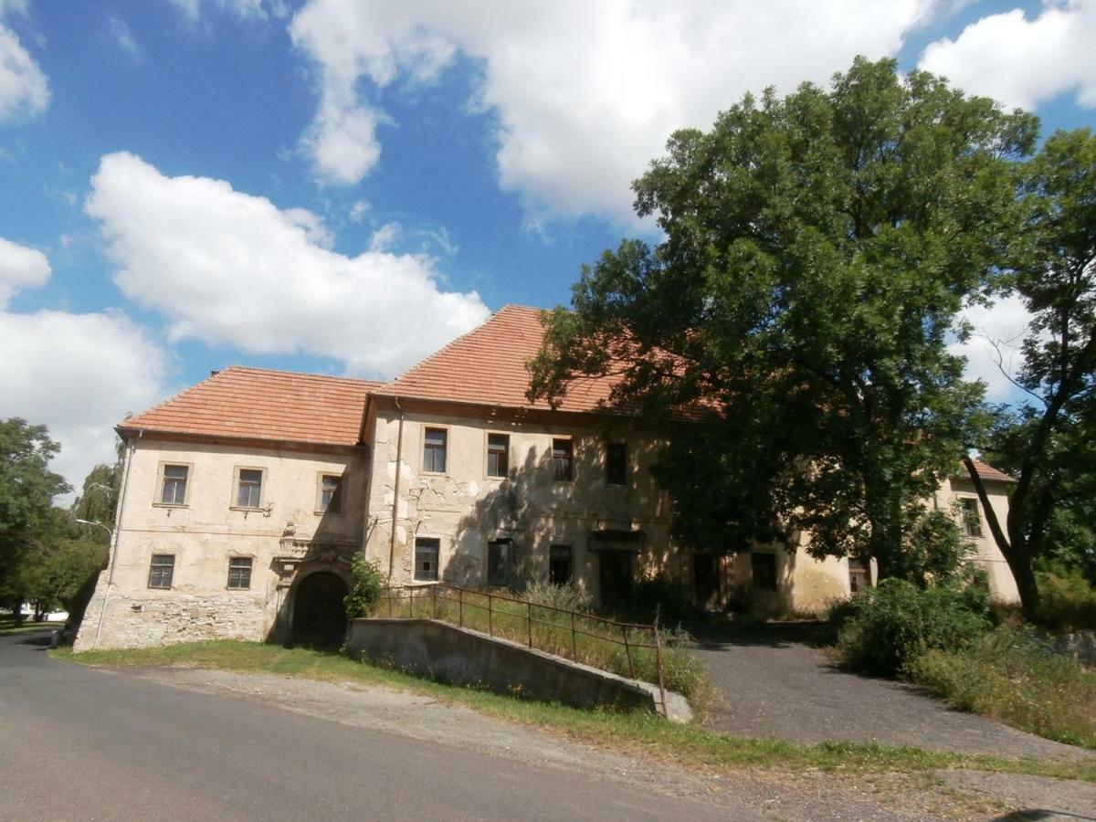 Pivovar Spitt Zahorany Pension Litoměřice Buitenkant foto